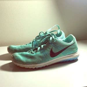 Mint green Nike Flex 💪